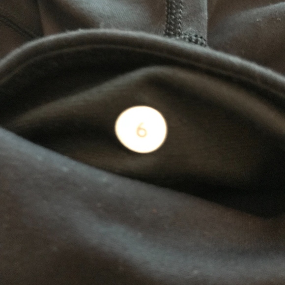 Olive Snake Print 7/8 Lululemon Leggings Size 6 - Picture 4 of 7